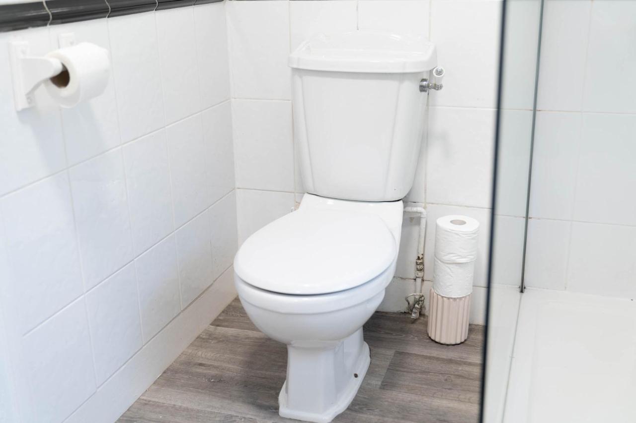 Northfield Large 4 Bedroom House - Top Rated - Off-Street Parking - Garden - Sleeps 9 - Contractors - Groups - Pool Table מראה חיצוני תמונה