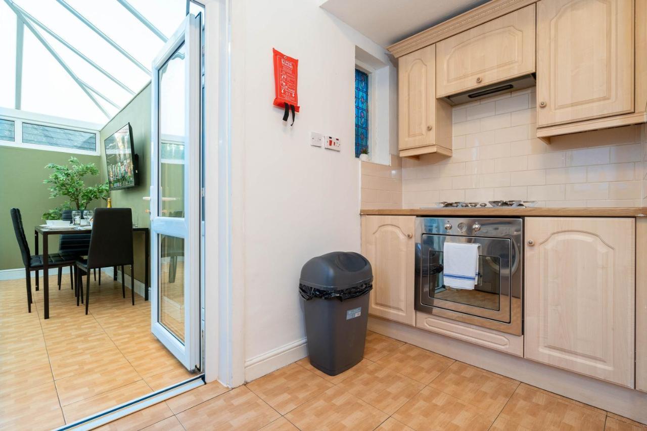 Northfield Large 4 Bedroom House - Top Rated - Off-Street Parking - Garden - Sleeps 9 - Contractors - Groups - Pool Table מראה חיצוני תמונה